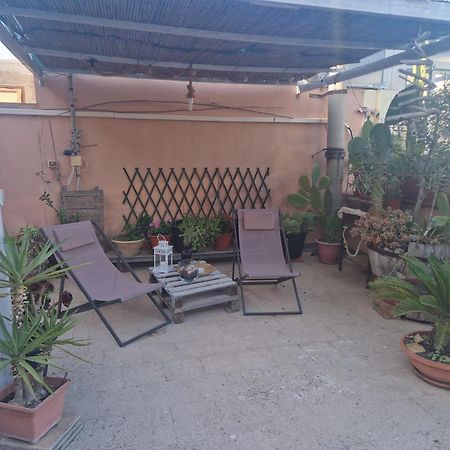 פקינו La Casa Di Melina - Home Book & Green Lovely Terrace מראה חיצוני תמונה